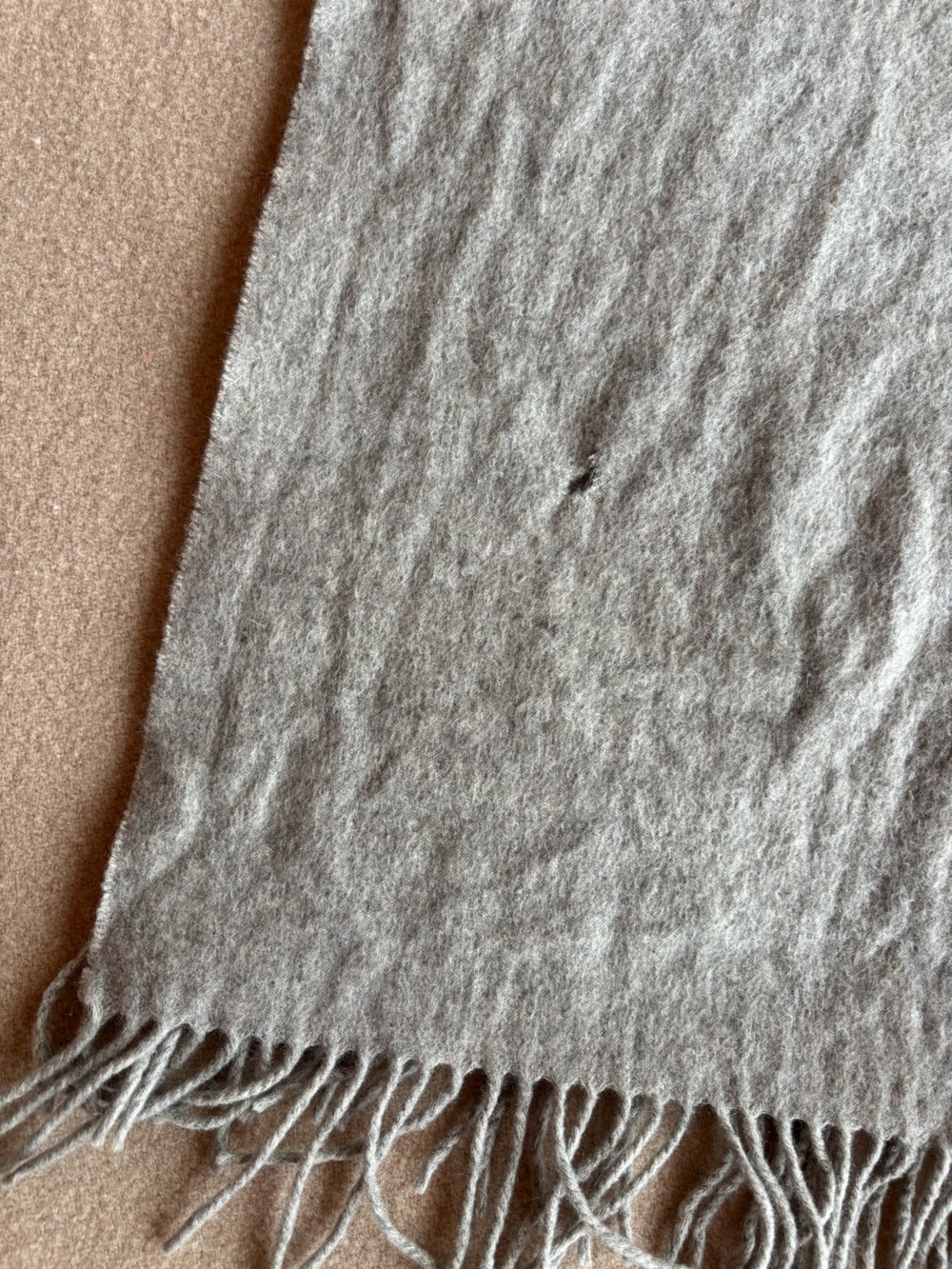 Oversized Cashmere Scarf - Picture 6 of 8